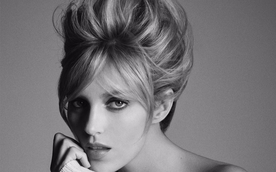 时而攻气满满,时而高贵美艳,波兰超模安公子anja rubic走秀回顾_哔哩