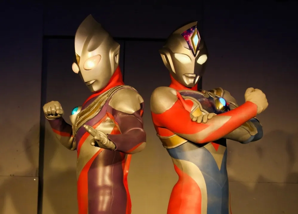 迪迦奥特曼与德凯奥特曼舞台皮套图片