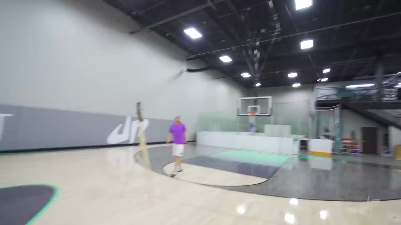 [图]完美兄弟团 Unpredictable Trick Shots | Dude Perfect