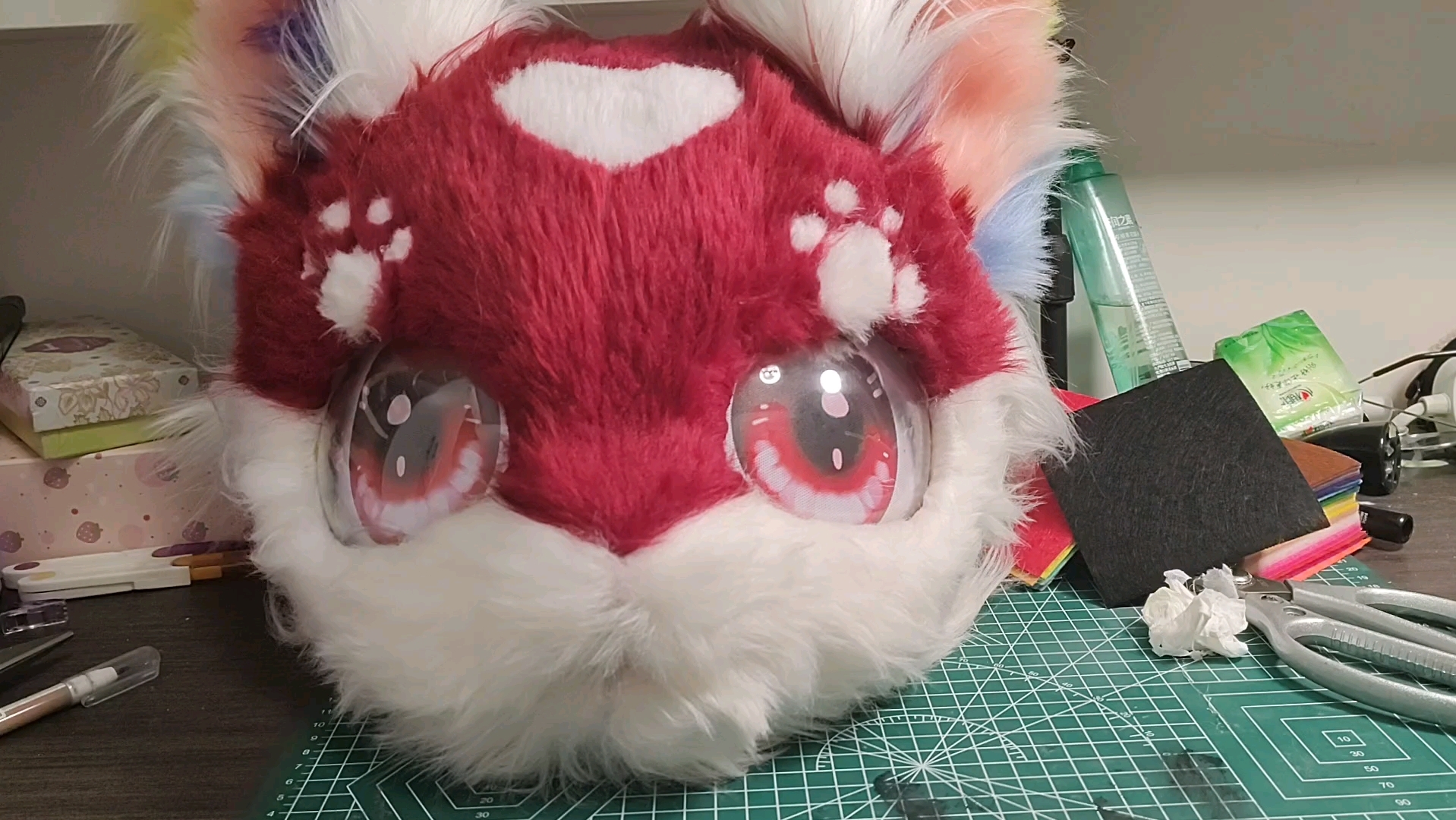 眼睛安上啦(兽装制作片段4)