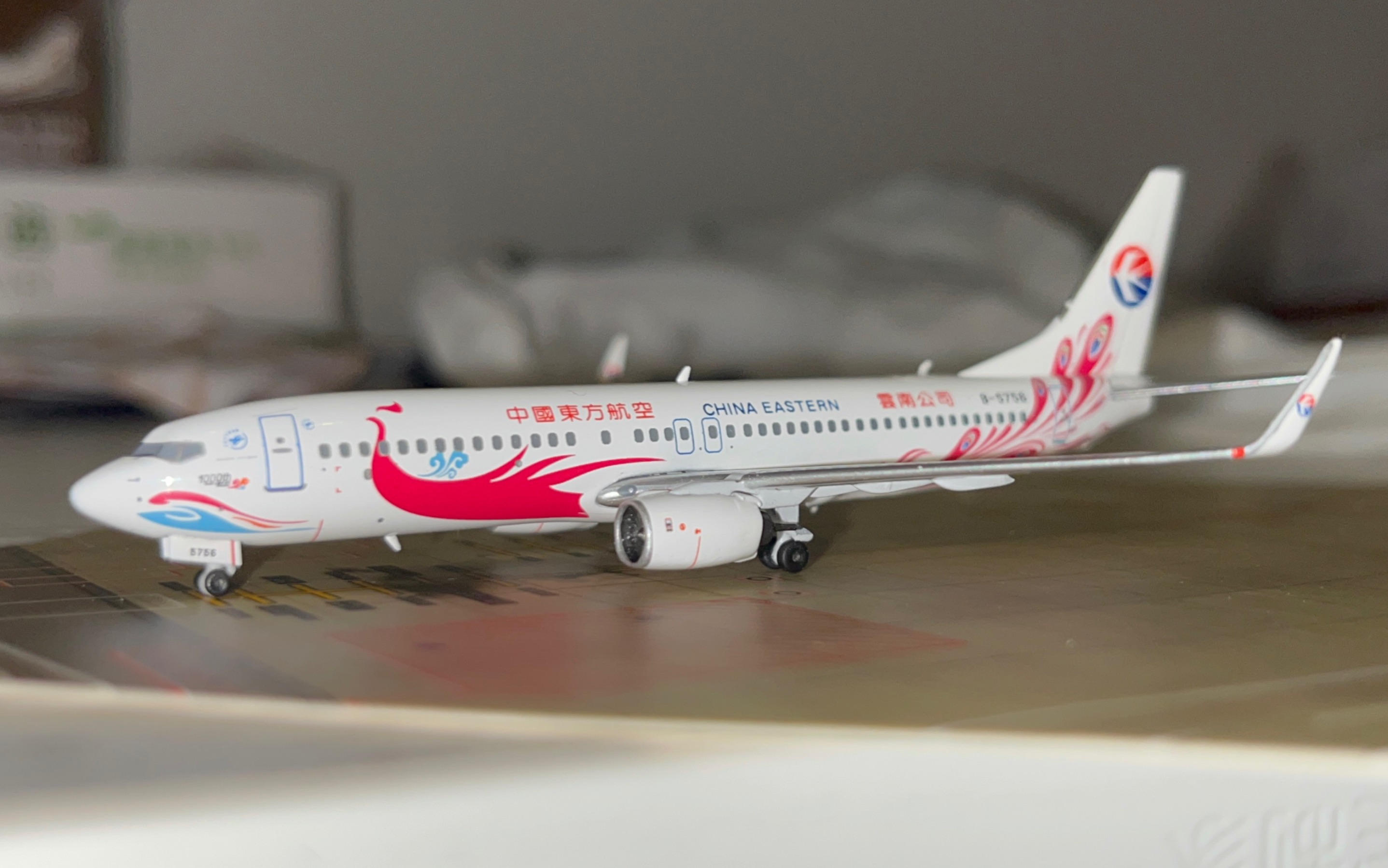 panda model 中国东方航空737-800 第1000架波音彩绘 紫孔雀飞机模型1