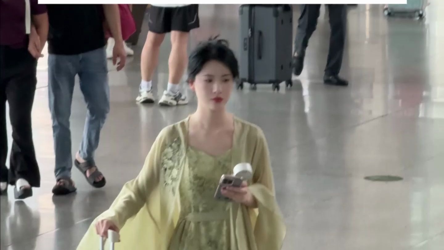 那个为了国庆出游少带一套衣服的朋友：