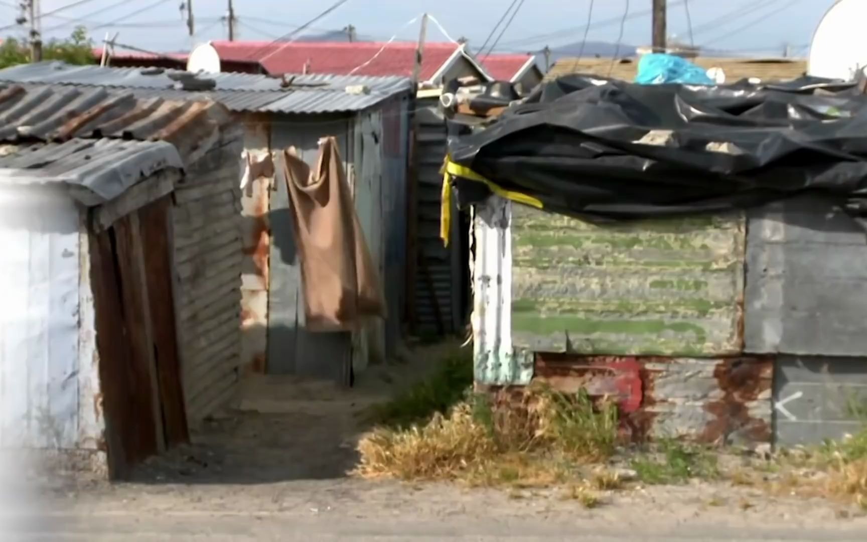 [图]南非的白人贫民窟 中英双语 The White Slums Of South Africa (Poverty Documentary)