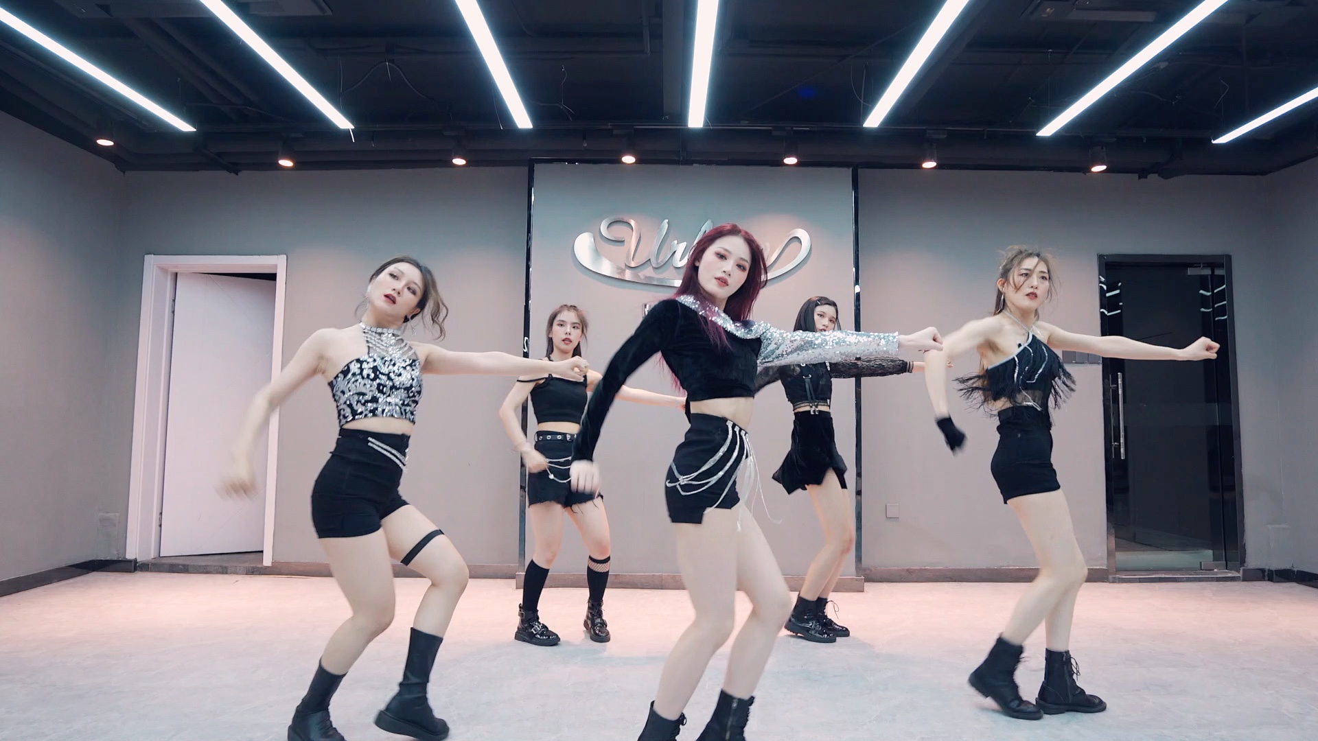 [图]#itzy - ma.fi.a in the morning#新学员参与拍视频，为敢跳的大家鼓掌👏#练习室版本#