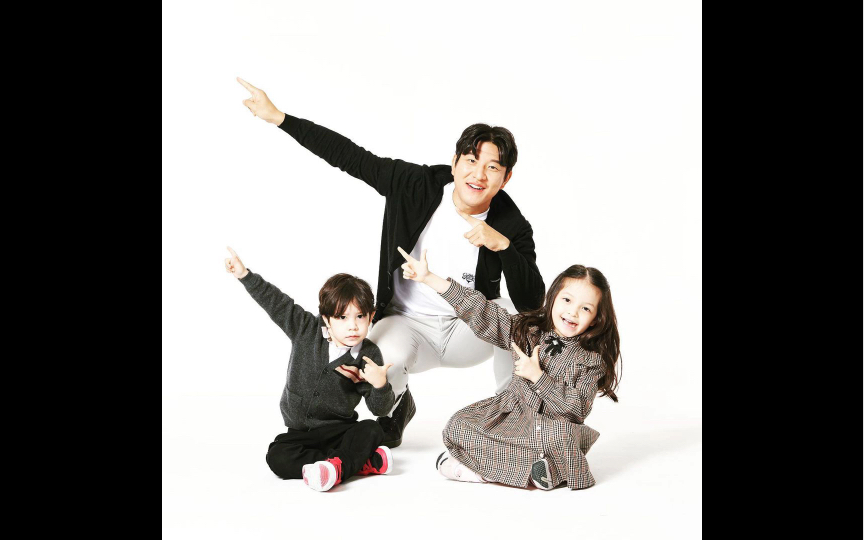 建厚,娜恩,振瑀爸爸ins搬运～ 又是给体育博物馆做宣传的一天!