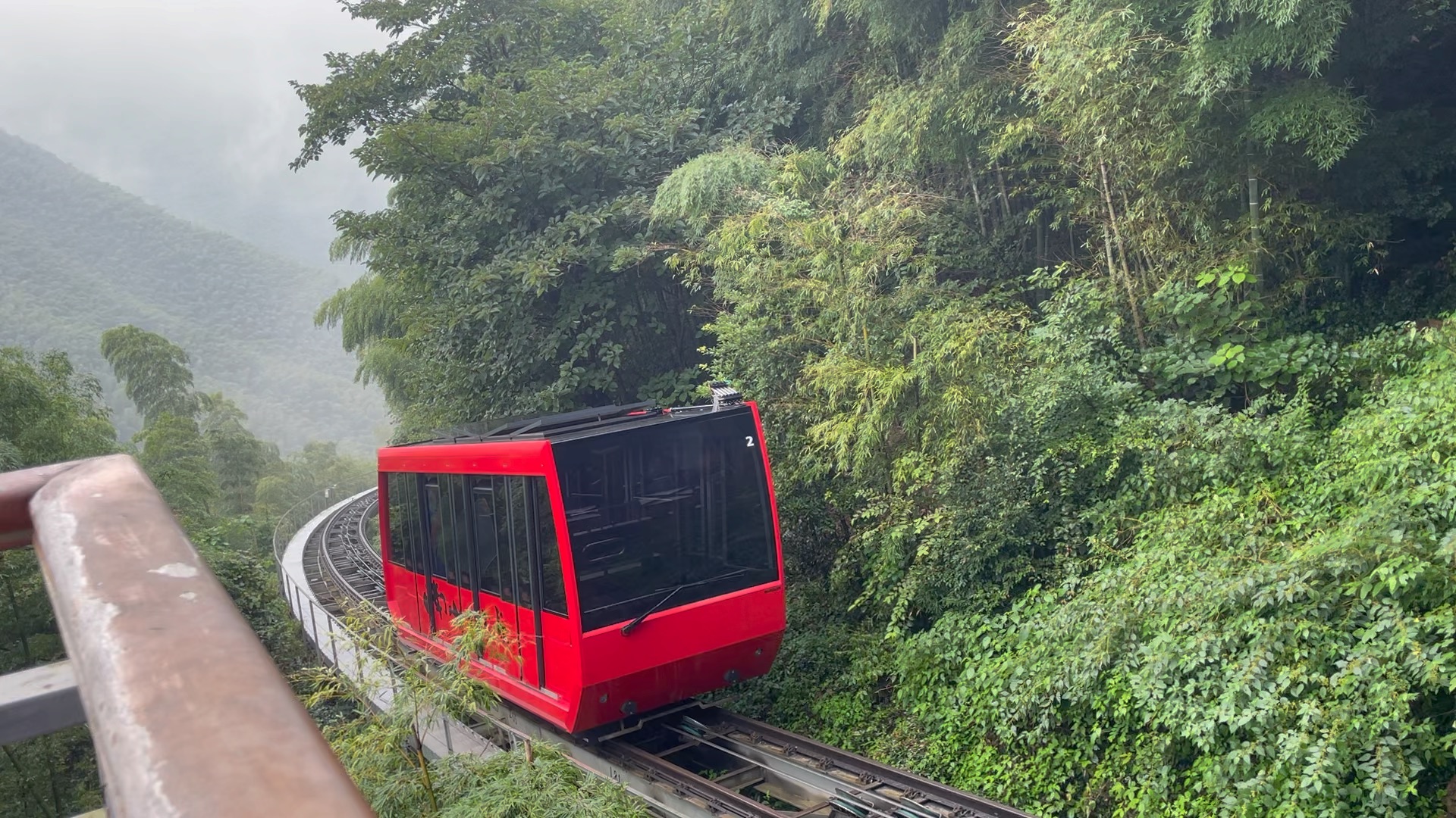 南山竹海地轨缆车图片