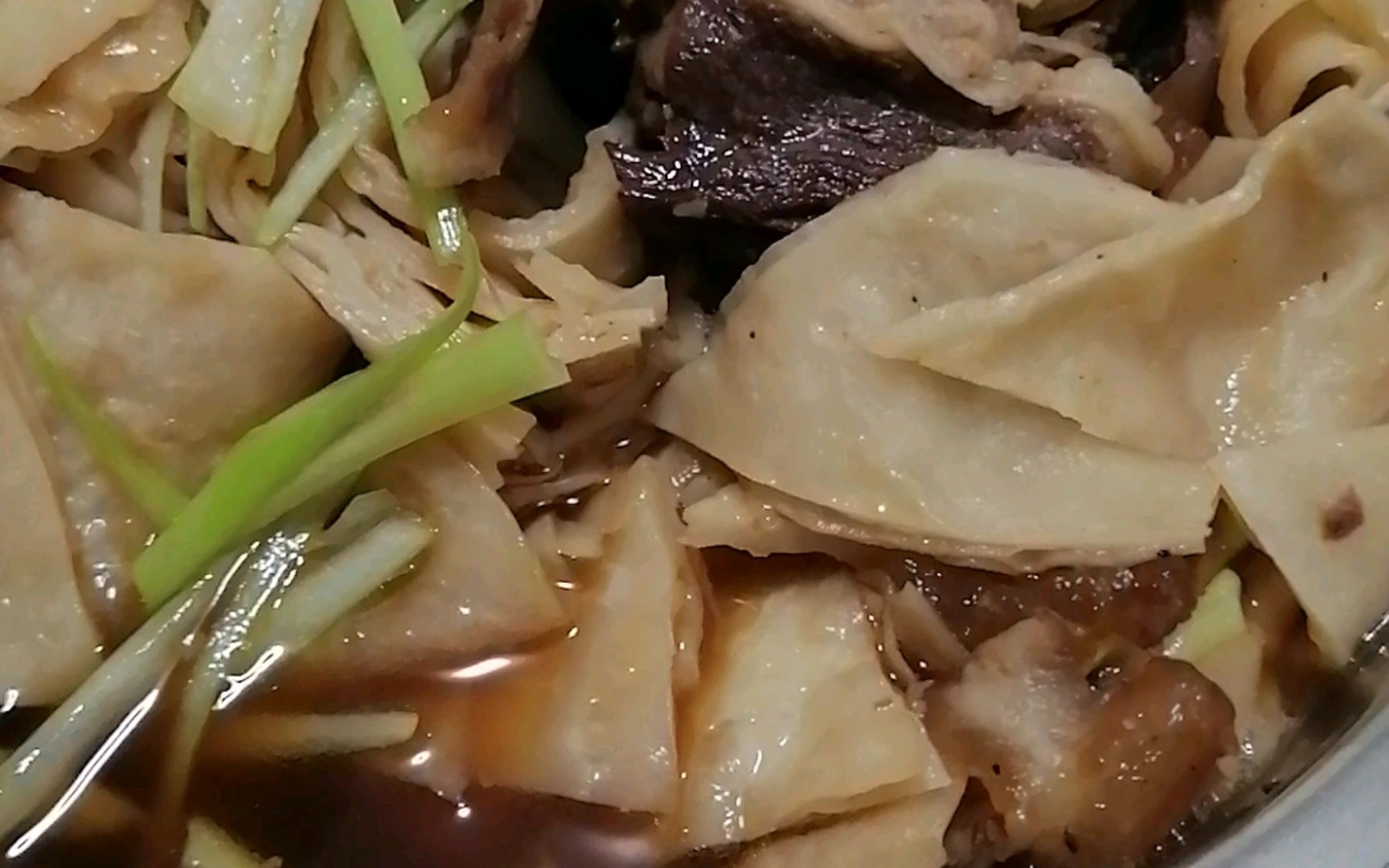 自己做的牛肉罩饼,搭配着蛋挞吃