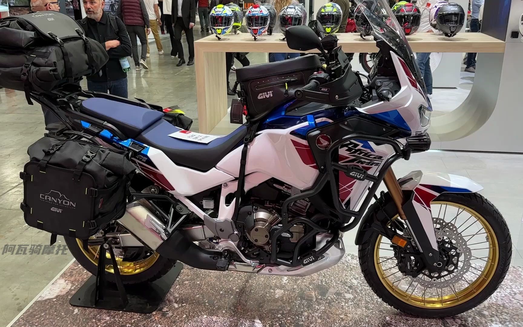 电控丰富,本田旗舰拉力车,它跟宝马水鸟比怎么样?