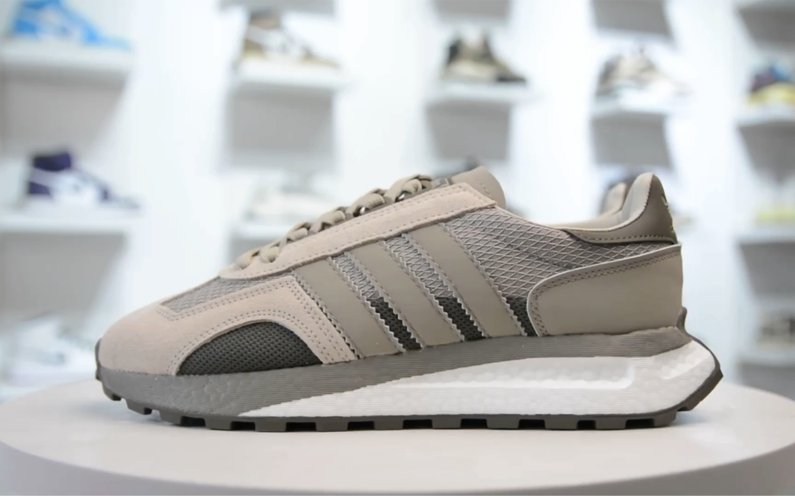 【权威实拍】adidas originals retropy boost e5 复古慢跑鞋 灰白