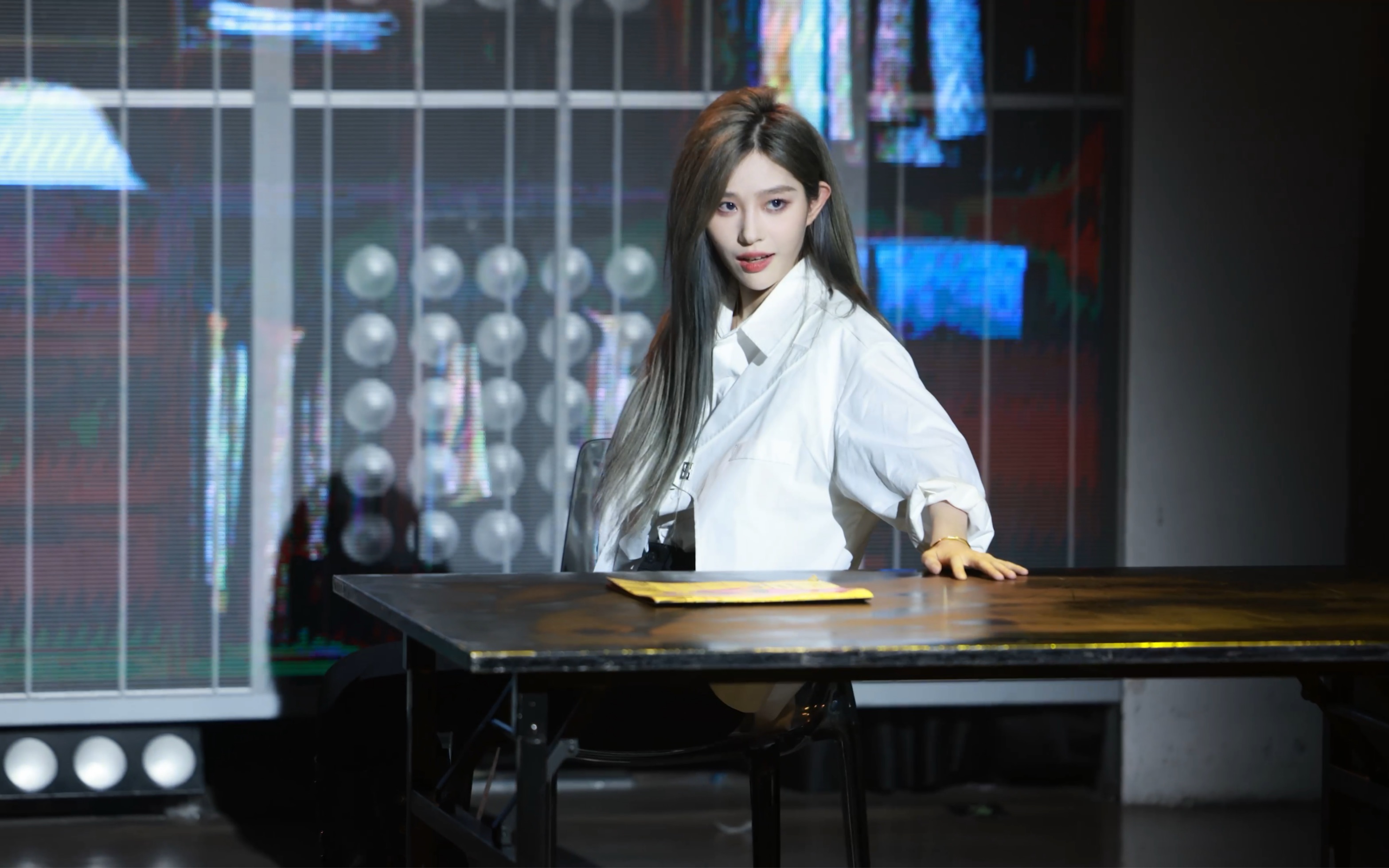 【王奕】《look out》横版focus 20230707 王奕作品