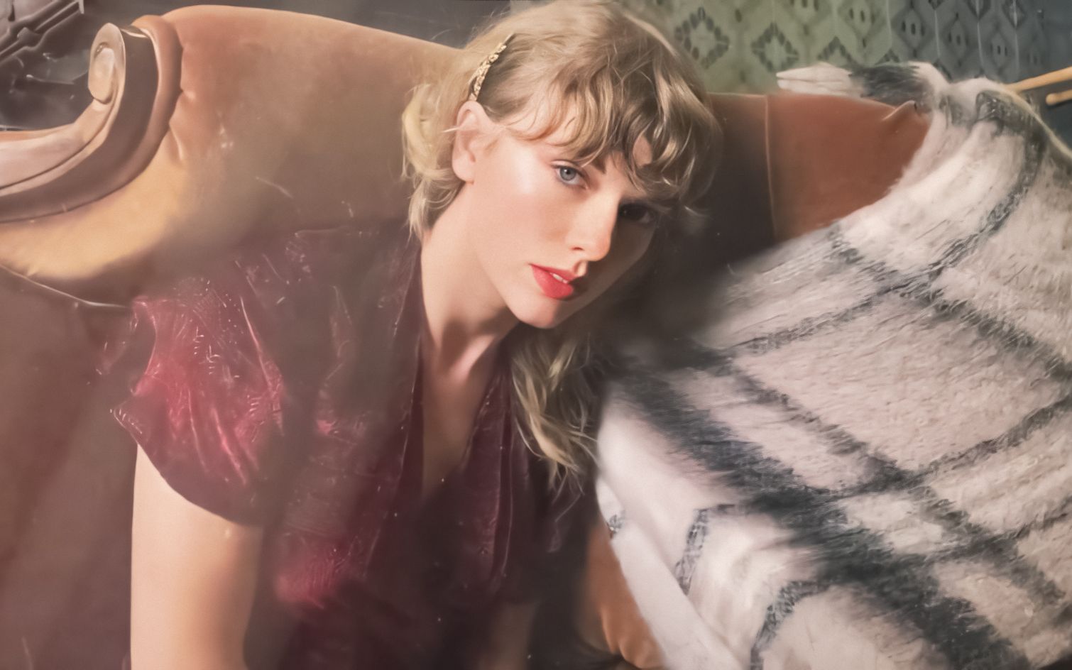 taylorswiftfolklorespotify播放页面小视频