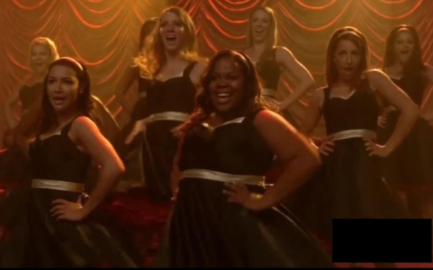 [图]【中英字幕】【Glee 欢乐合唱团】《What Doesn't Kill You（Stronger）》S03E14