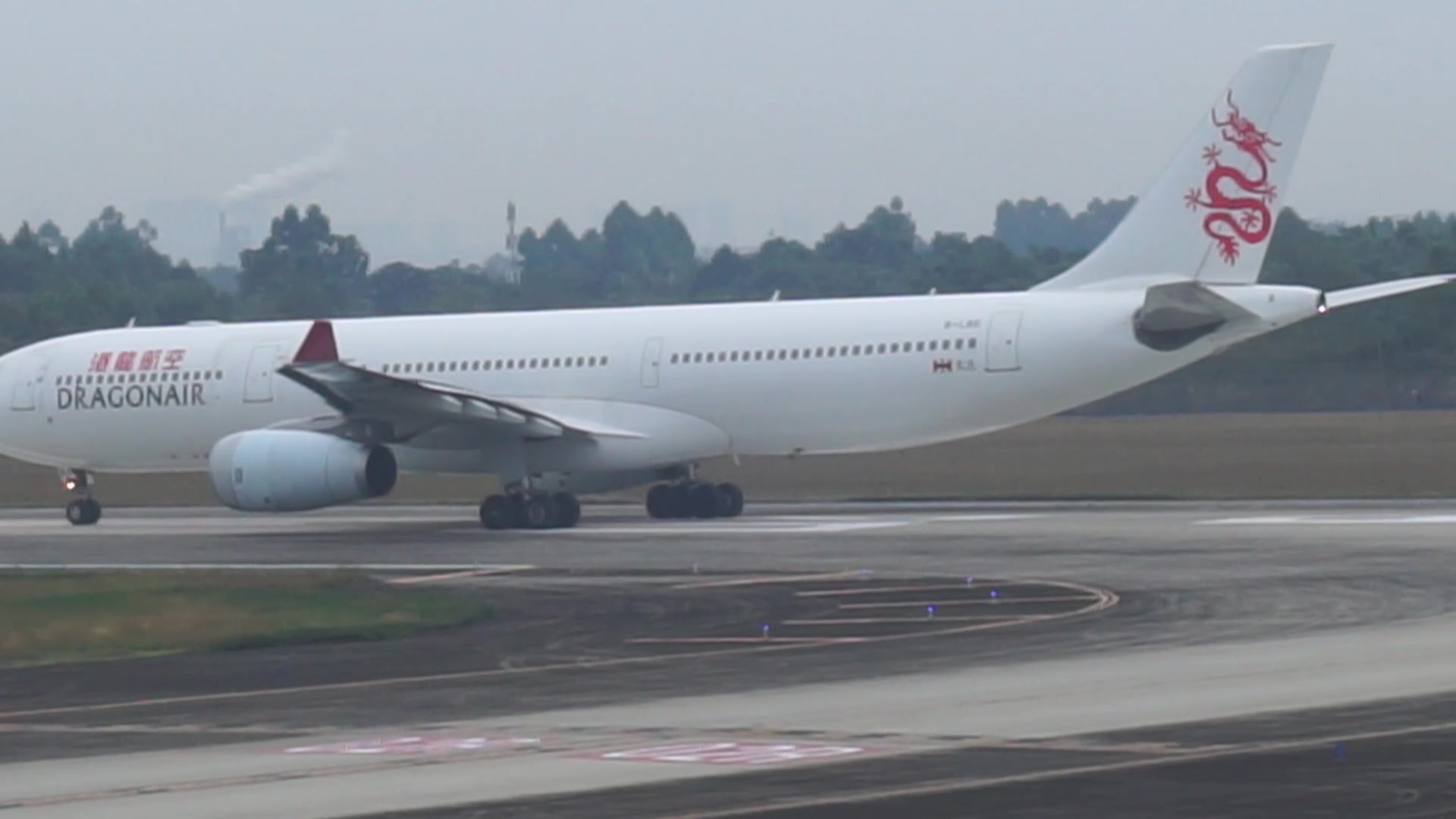 港龙航空空客a330能见度时在双流机场起飞空中转弯清晰可见