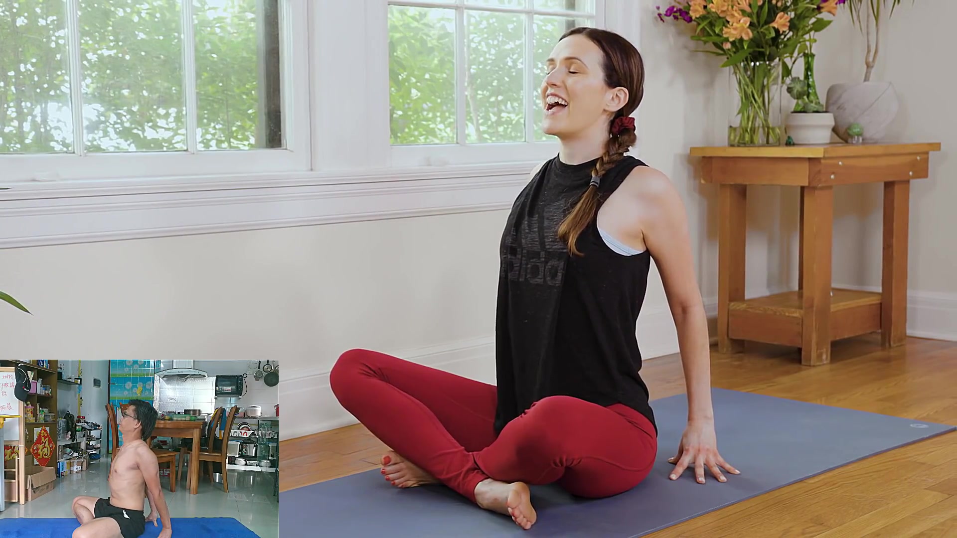 跟adriene做10分钟放松颈部肩膀上背部瑜伽yogaforneckshouldersupper