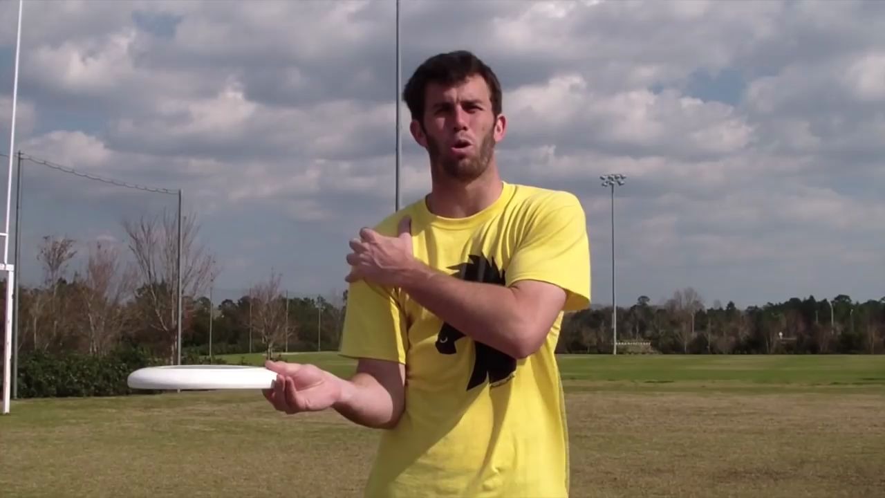 飞盘frisbee 02 正手窍门 - 正确与不正确的扔盘动作 pro tip