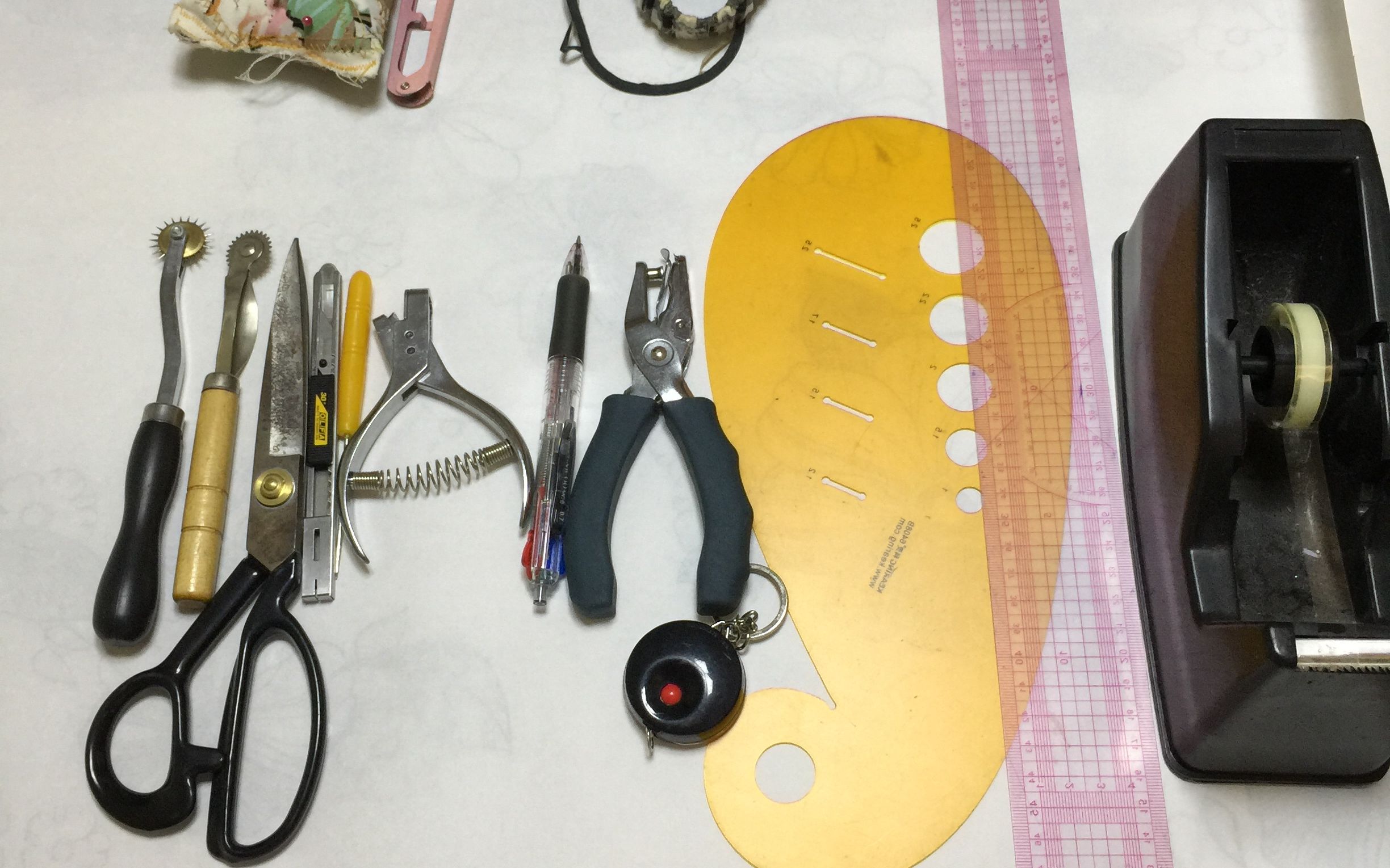 先准备工具!服装打版入门工具介绍