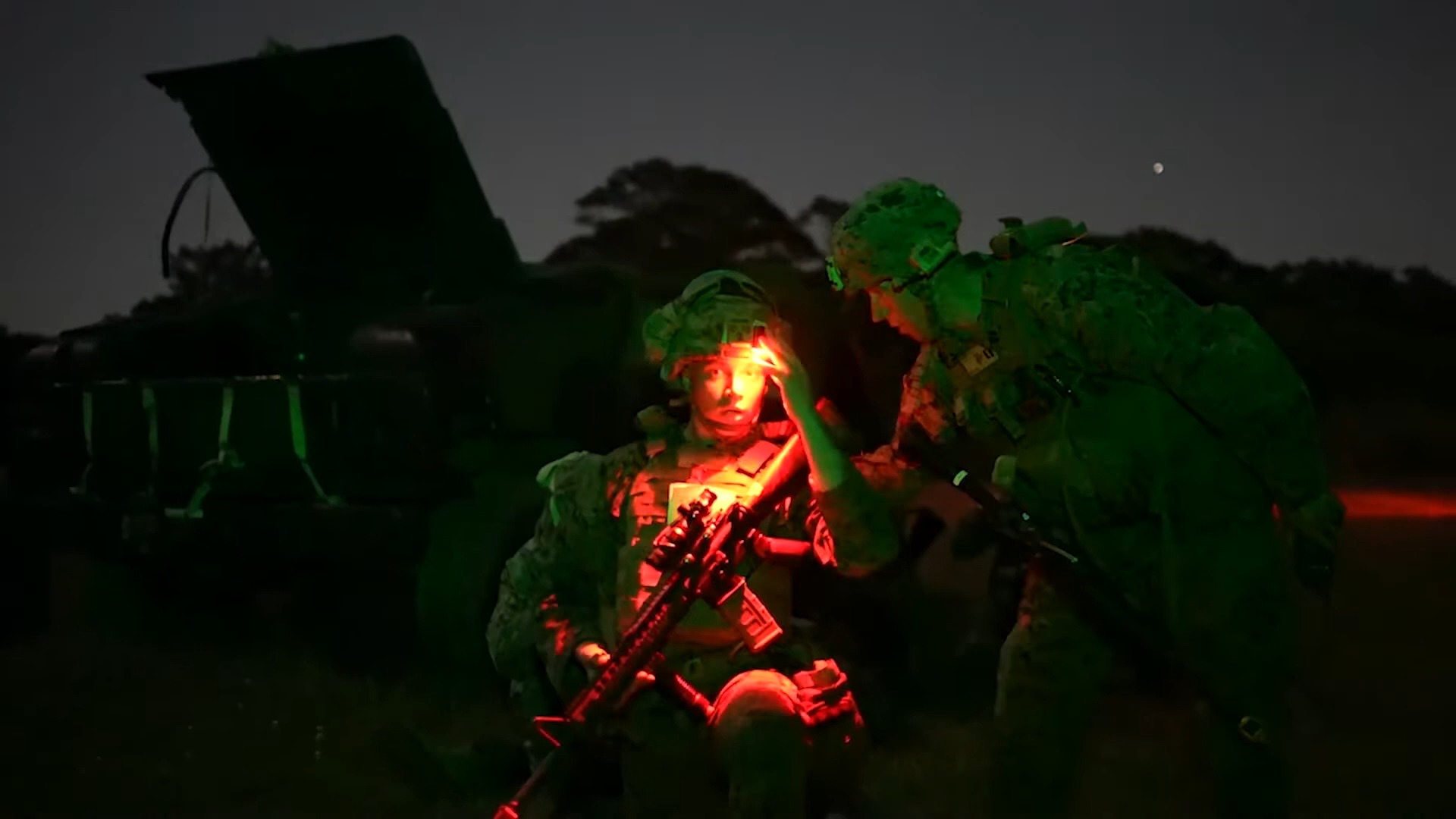 美国海军陆战队夜间伤员后送演训纪实