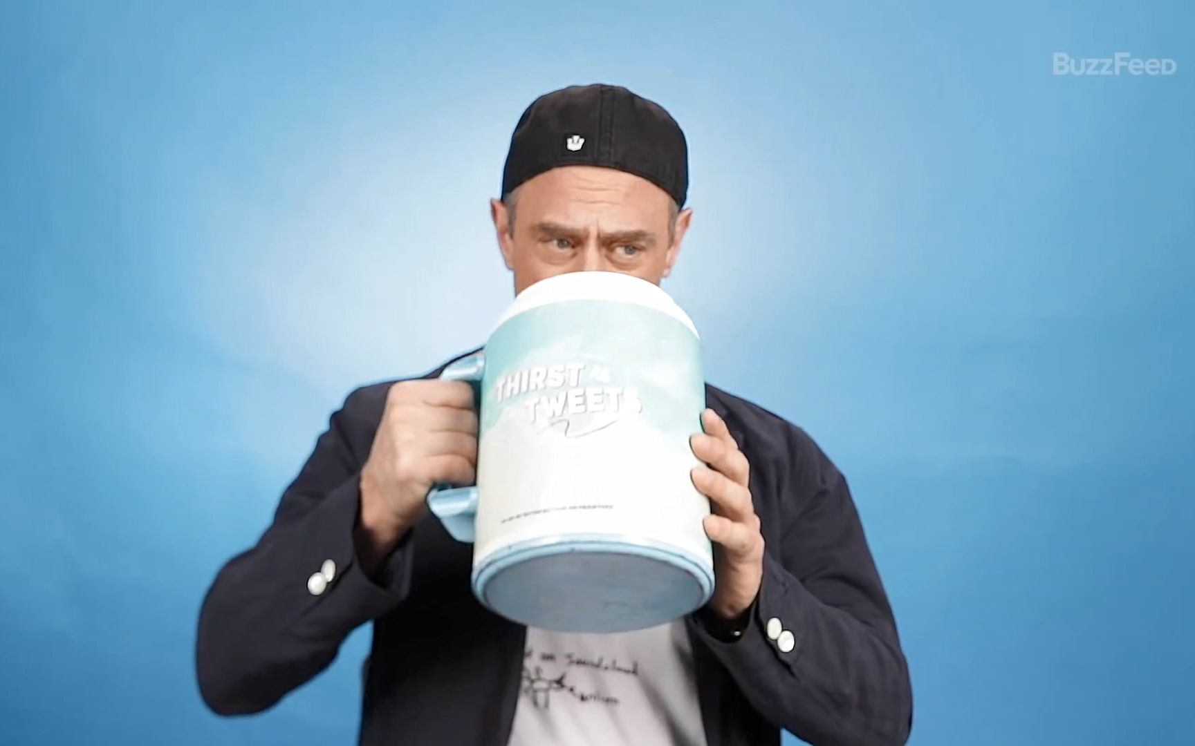 christopher meloni reads thirst tweets