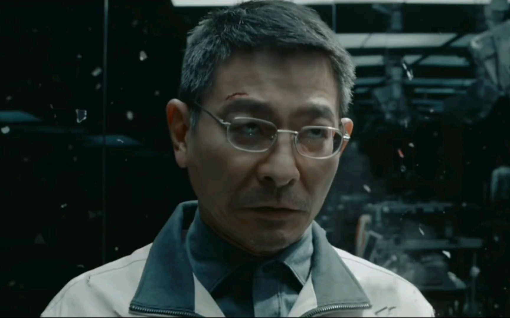 挨电击的图恒宇