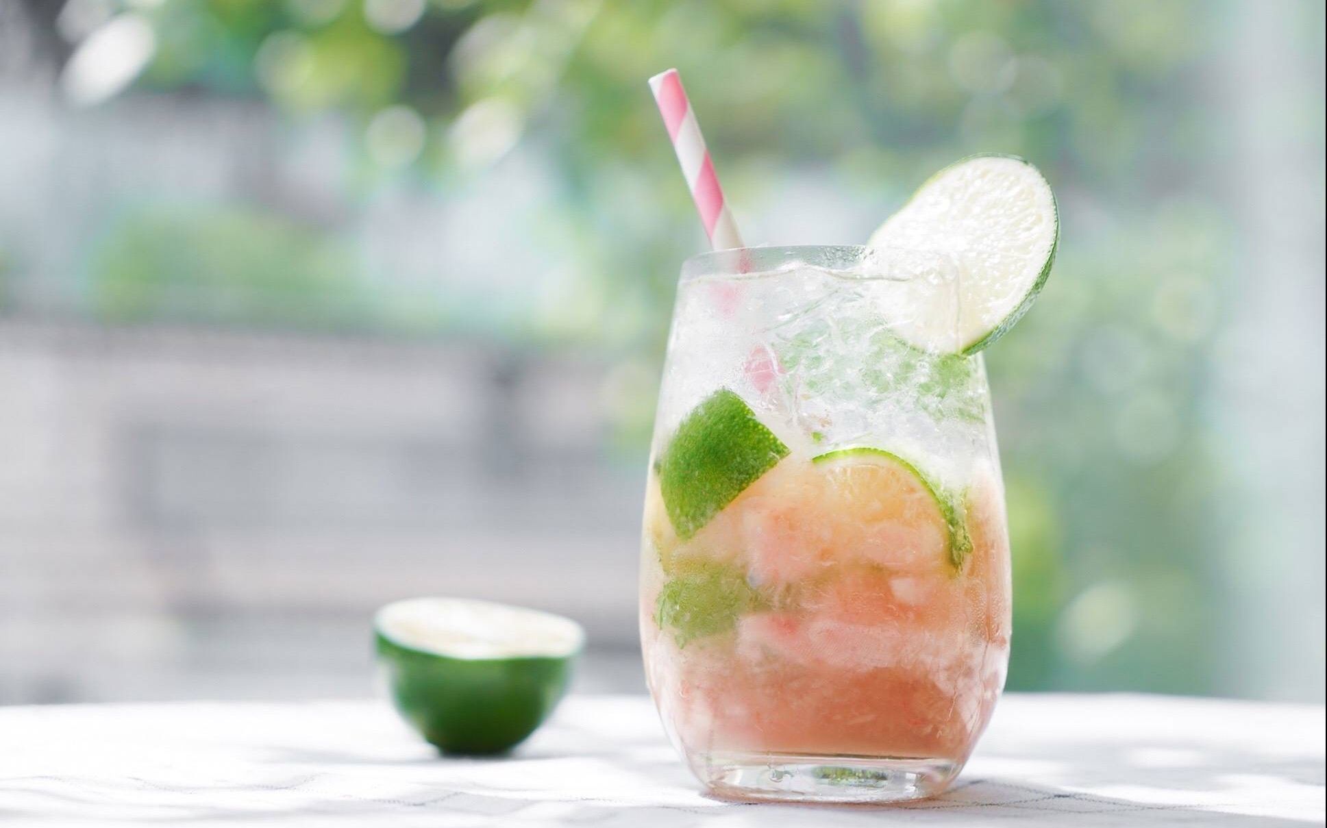 桃子气泡夏日消暑特饮粉红少女心