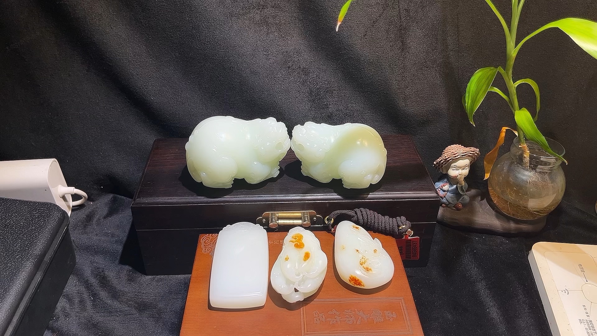 玩玉三十年的老玩家,带过来几件和田玉回流变现是亏了还是赚了?