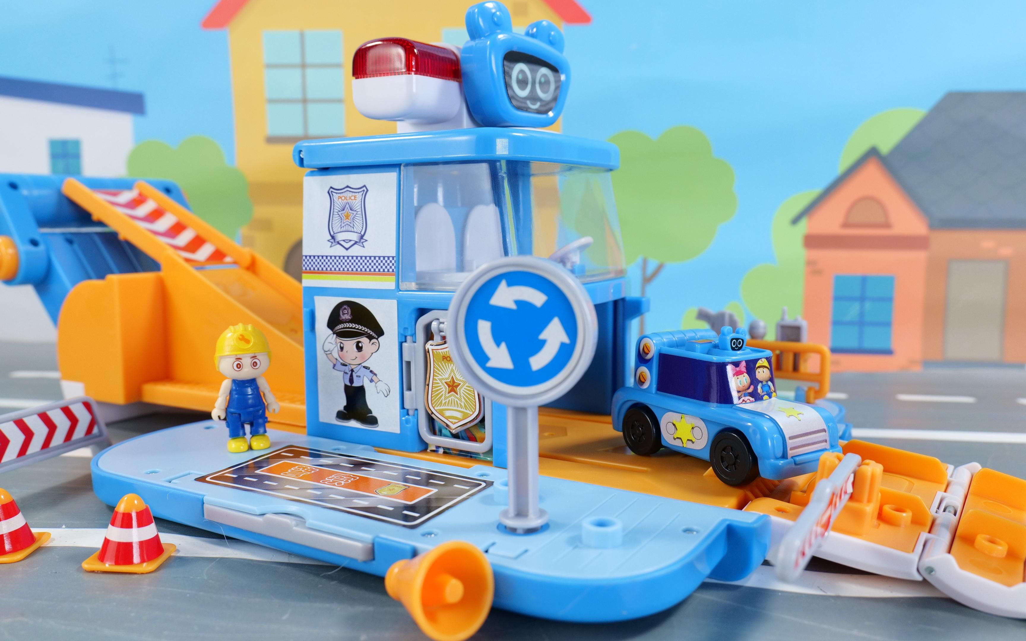 嘟当曼变形警车场景玩具