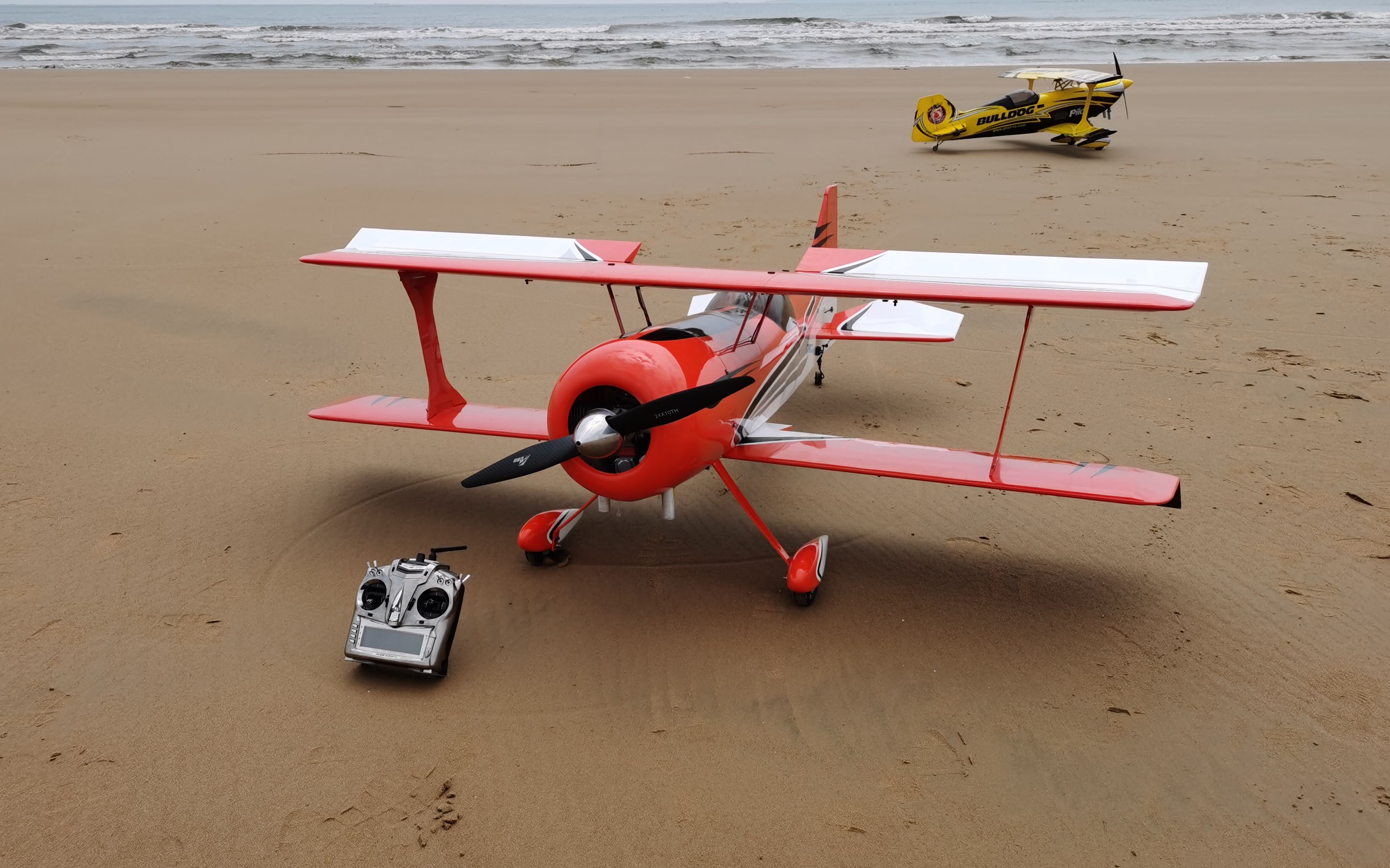 【航模分享】大老师的"大双翼"曼巴外场试飞(下)_哔哩哔哩_bilibili