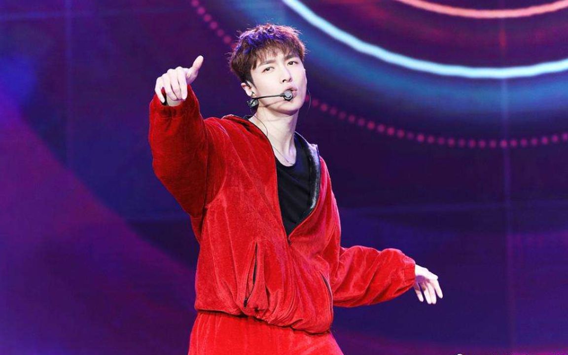 张艺兴舞蹈混剪,换个bgm解锁《念诗之王》,就有广场舞那味了