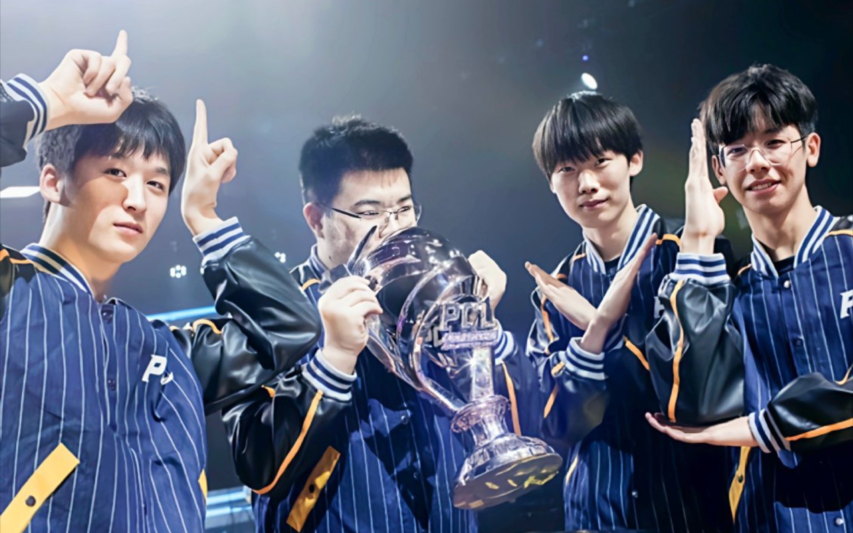 四粉进来点赞00