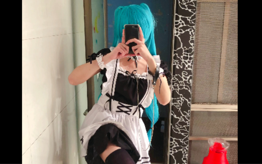 [图]男孩子cos成女仆初音未来（miku）今天就要当个调皮的女仆 略略略(￣Д￣)ﾉ