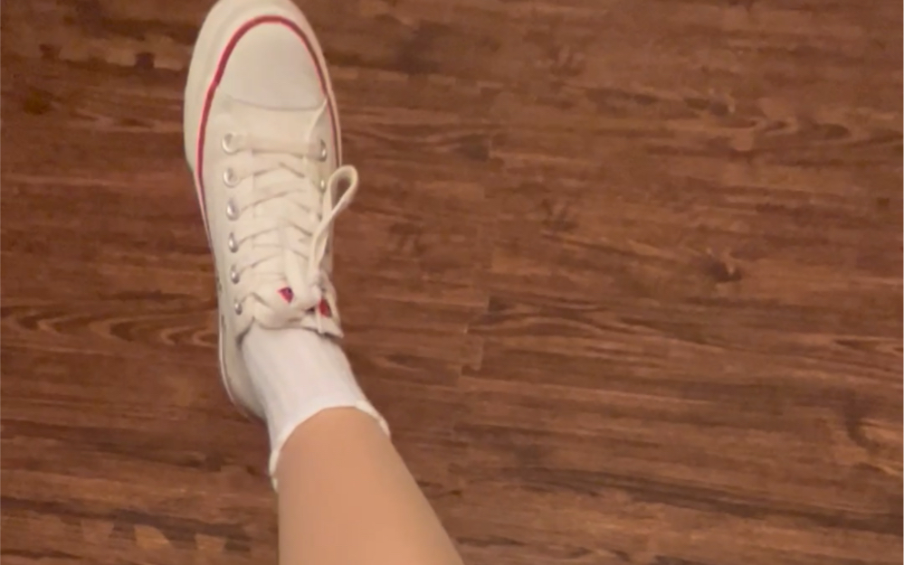 白鞋库里丝加白袜yyds