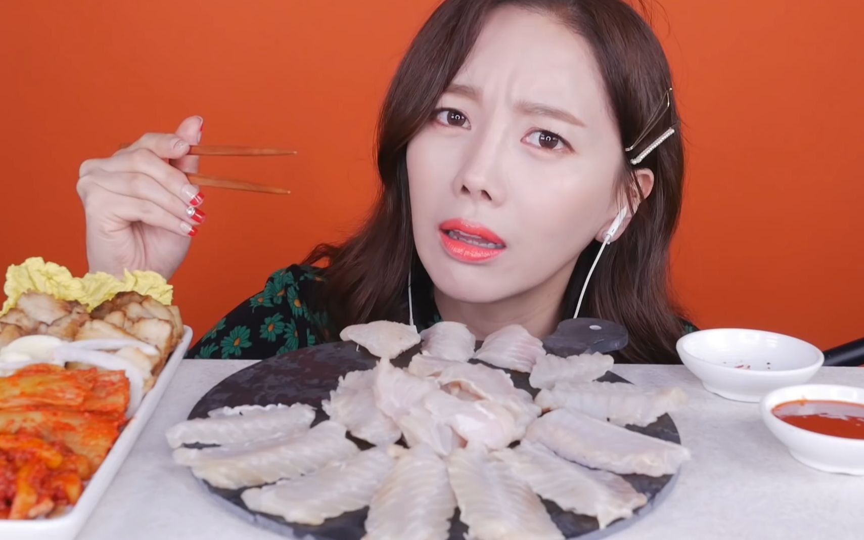 ssoyoung【中文字幕】章鱼姐挑战世界第二臭的鳐鱼