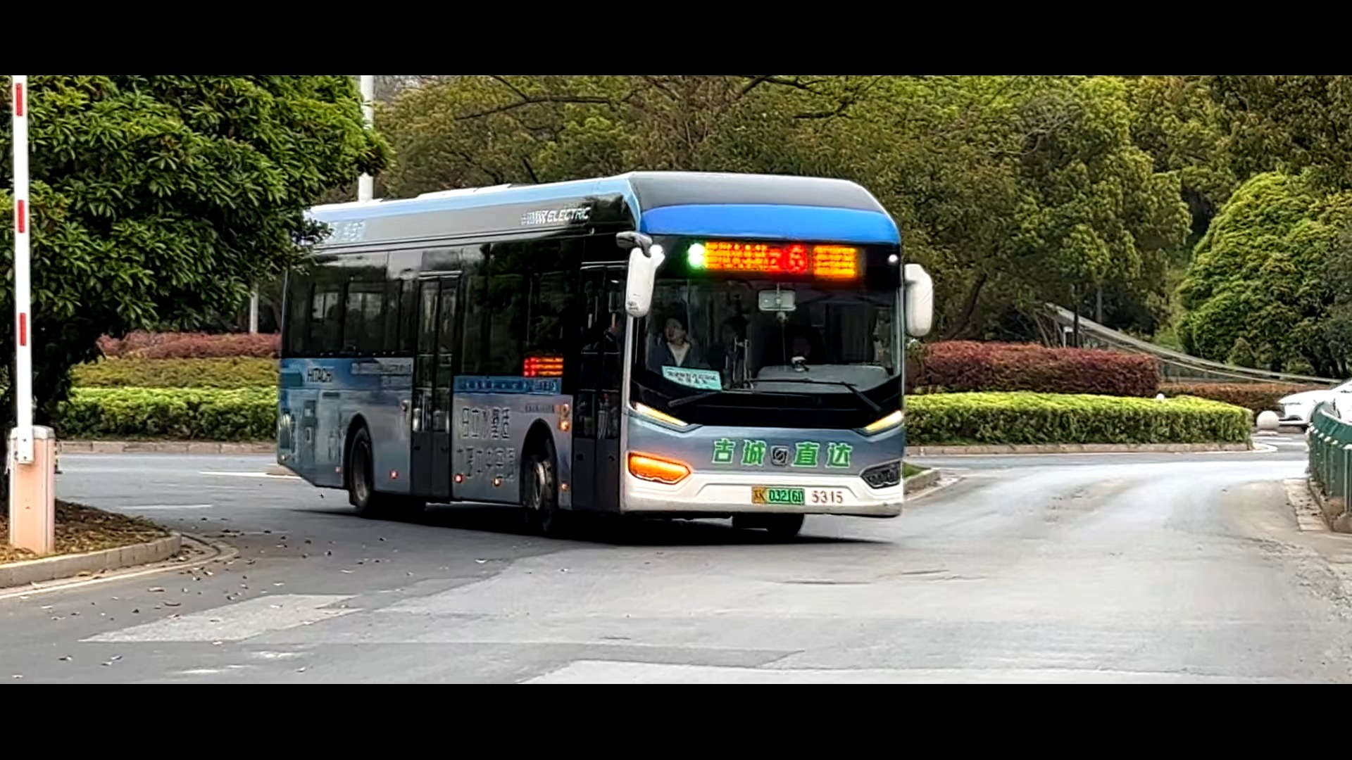 江苏扬州公交 z6路 苏k03216d