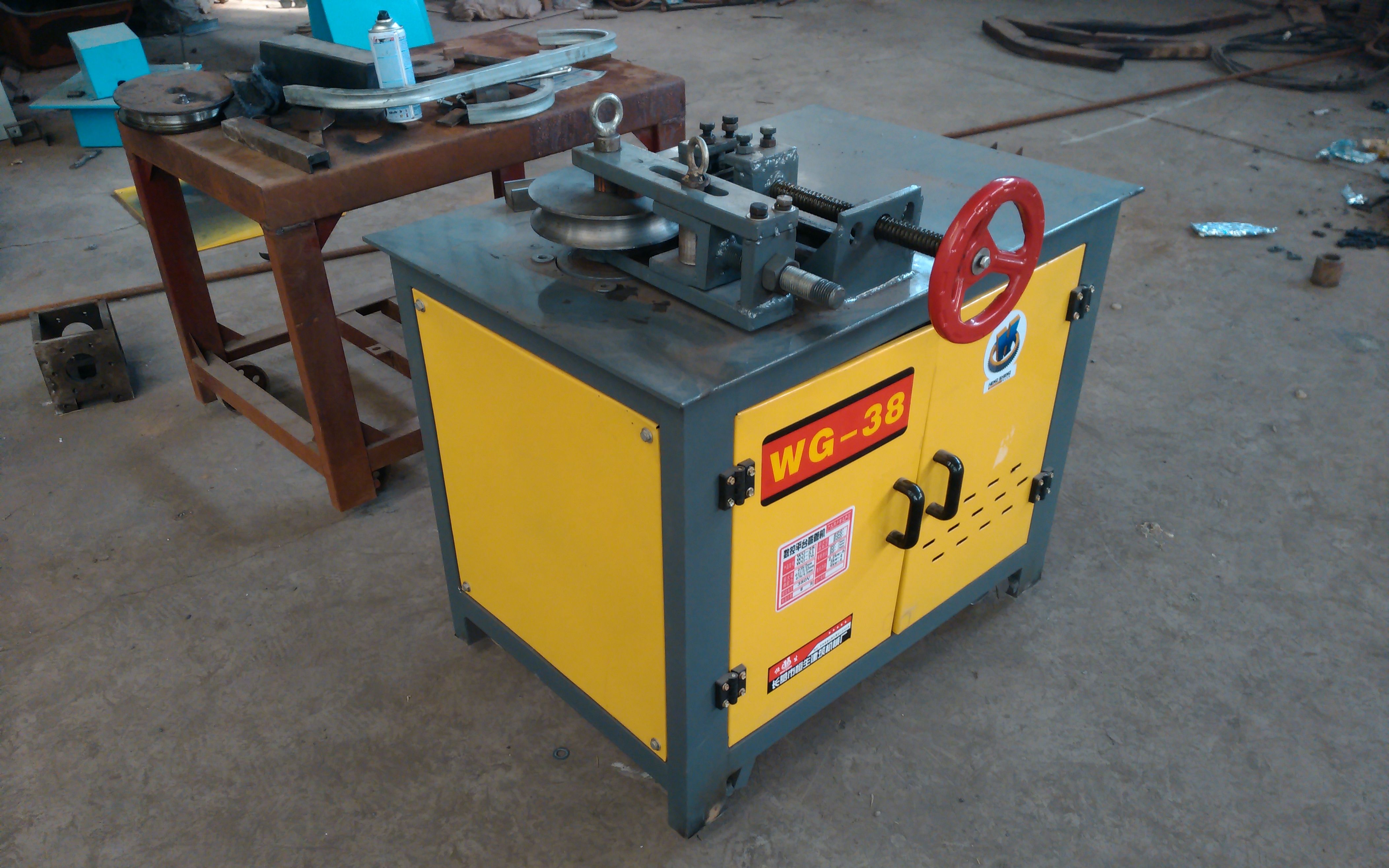 小型电动平台式弯管机弯曲各种方管圆管