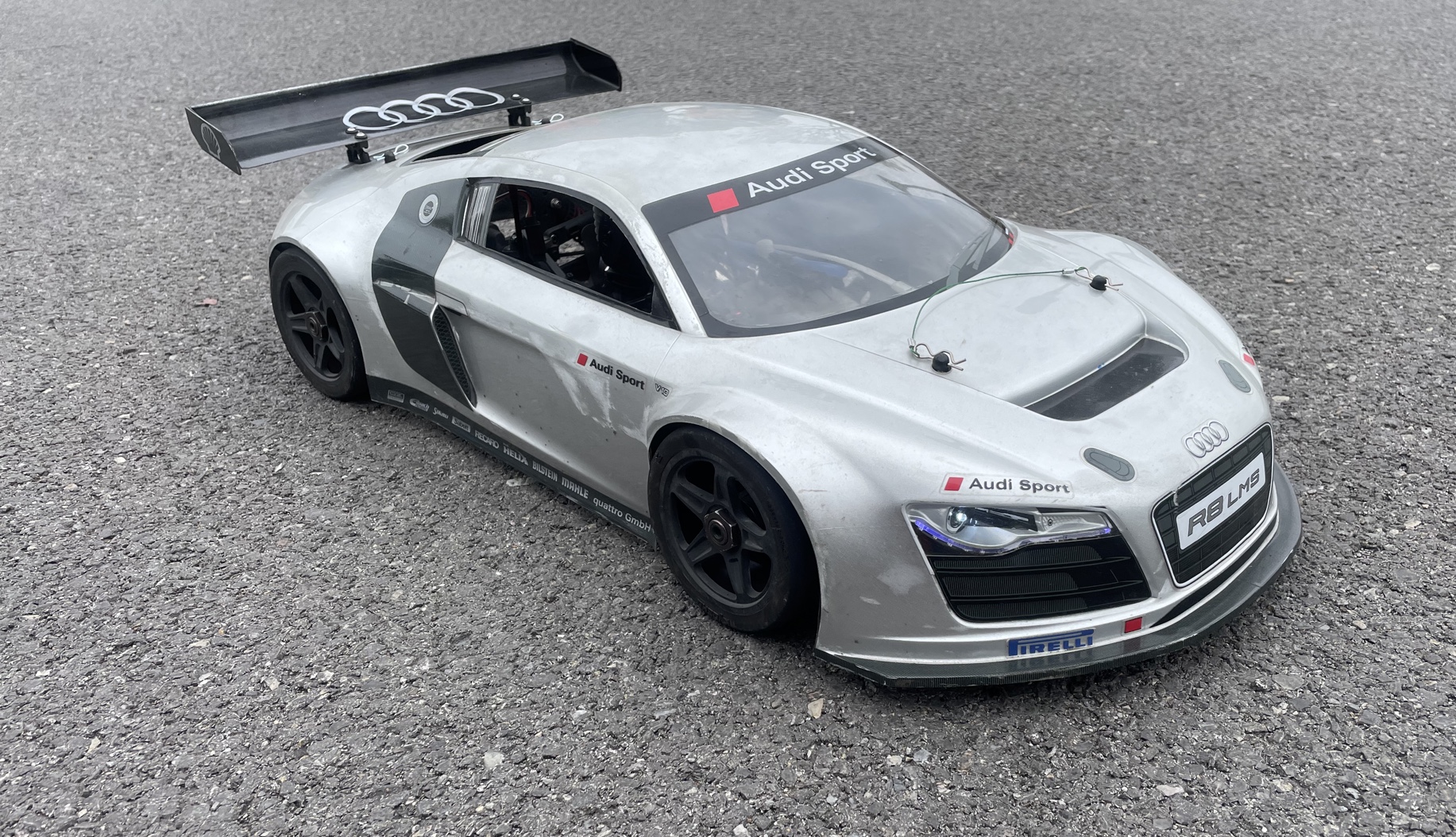 偶遇dream car系列:audi r8,ford focus rs,toyota yaris gr.