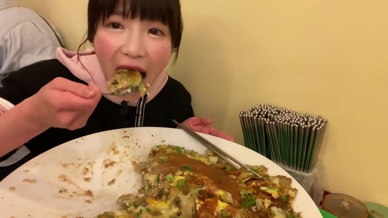 【大胃王萌梓】台湾美食之旅超份牡蛎煎蛋卷吃得笑开花了~~w