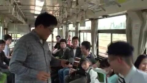 歌唱动荡的青春日本大叔电车演唱 心騒ぐ青春の歌 ポラーゾフ 哔哩哔哩 Bilibili