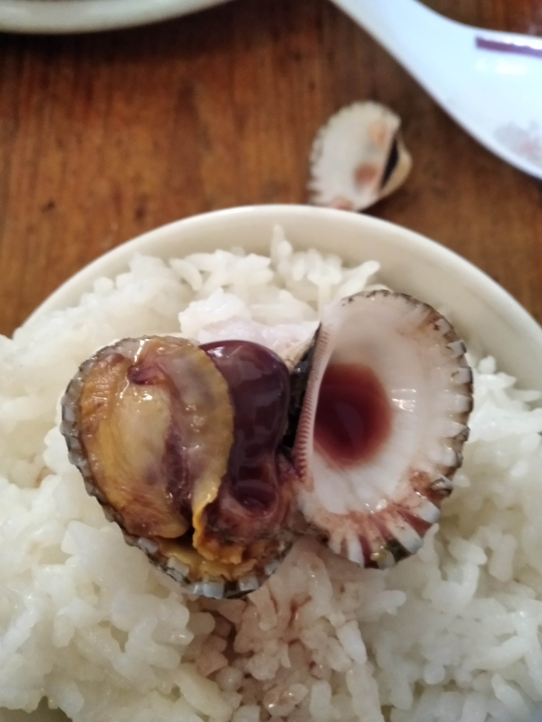 开水烫血蚶加芫荽