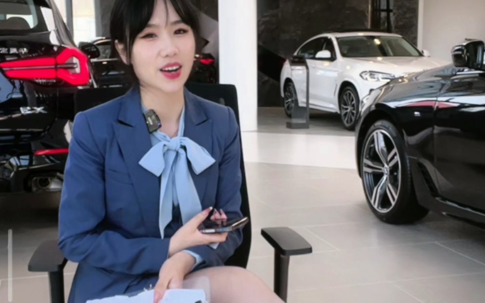 0313渭南宝马汽车萝莉主播小天,职业套装灰丝挑鞋讲车(1)