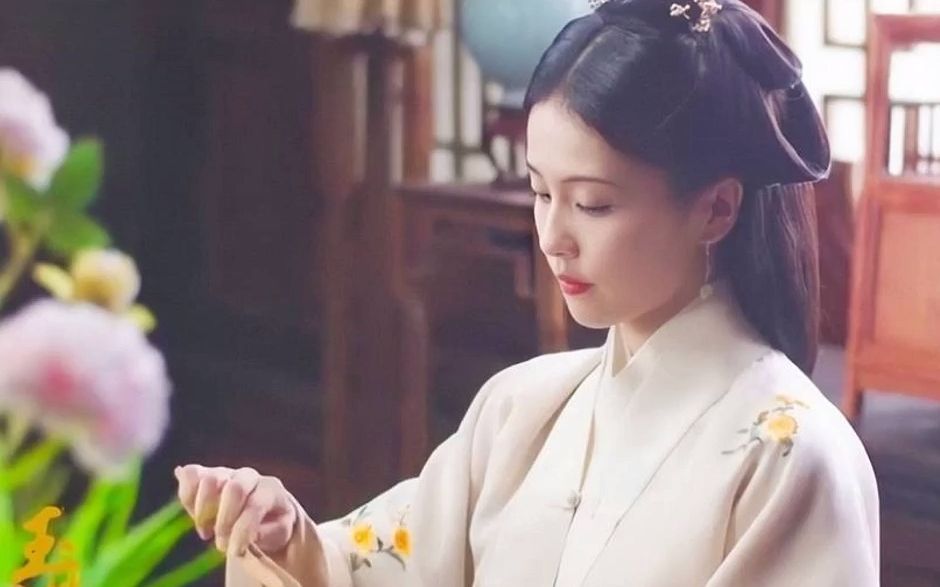玉楼春女主白鹿的八字分析她能大红大紫吗