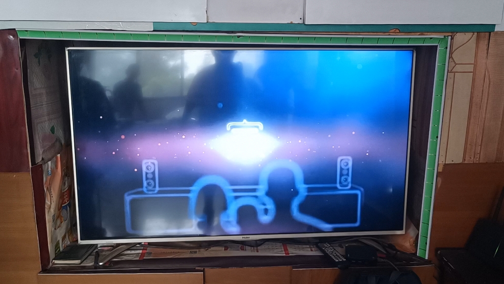 辽宁省阜新市化石戈镇小坤组老姥爷家海尔电视开关机