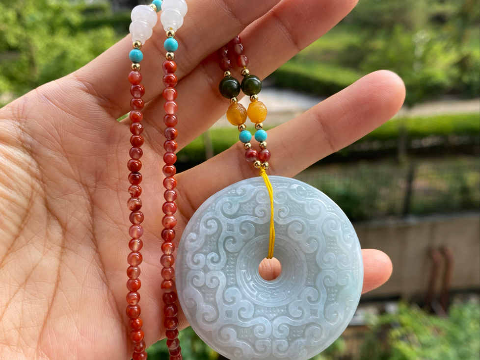 天然翡翠平安扣挂件,花扣天然缅甸翡翠,直径5厘米,厚1