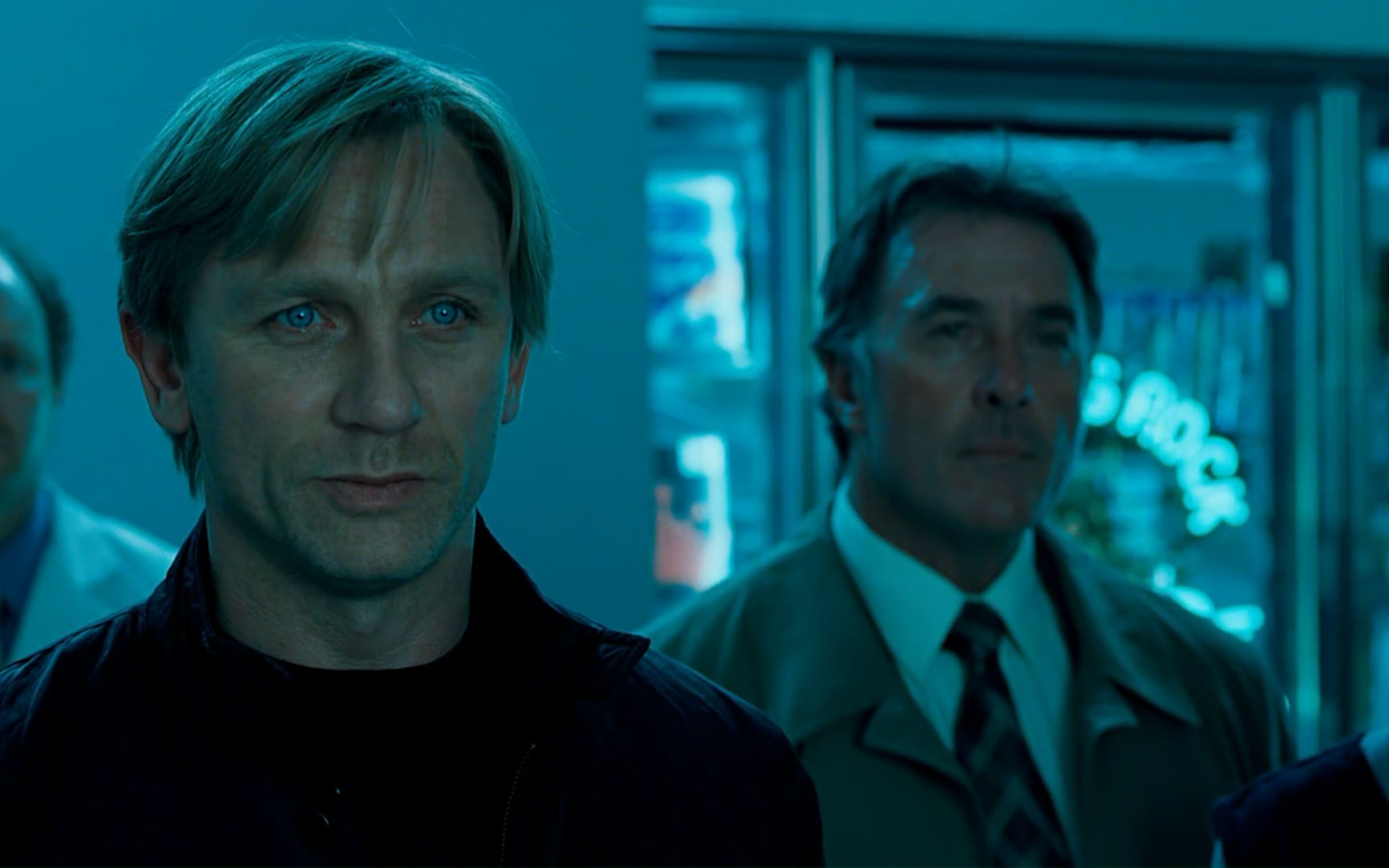 附身感染系列男长官被外星病毒感染意图感染全人类