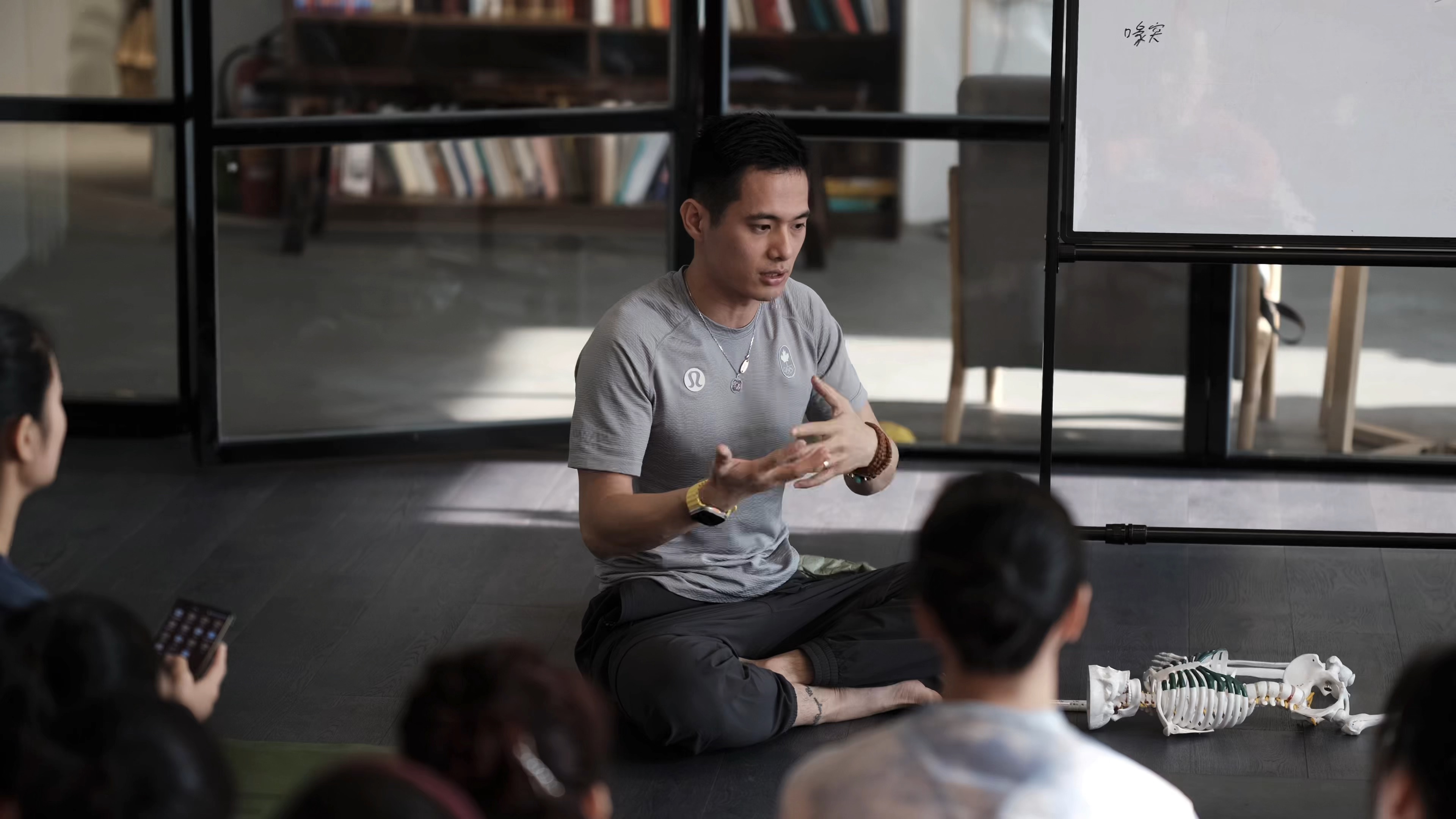 100种花式健身方式壮壮课堂解锁更多瑜伽体式