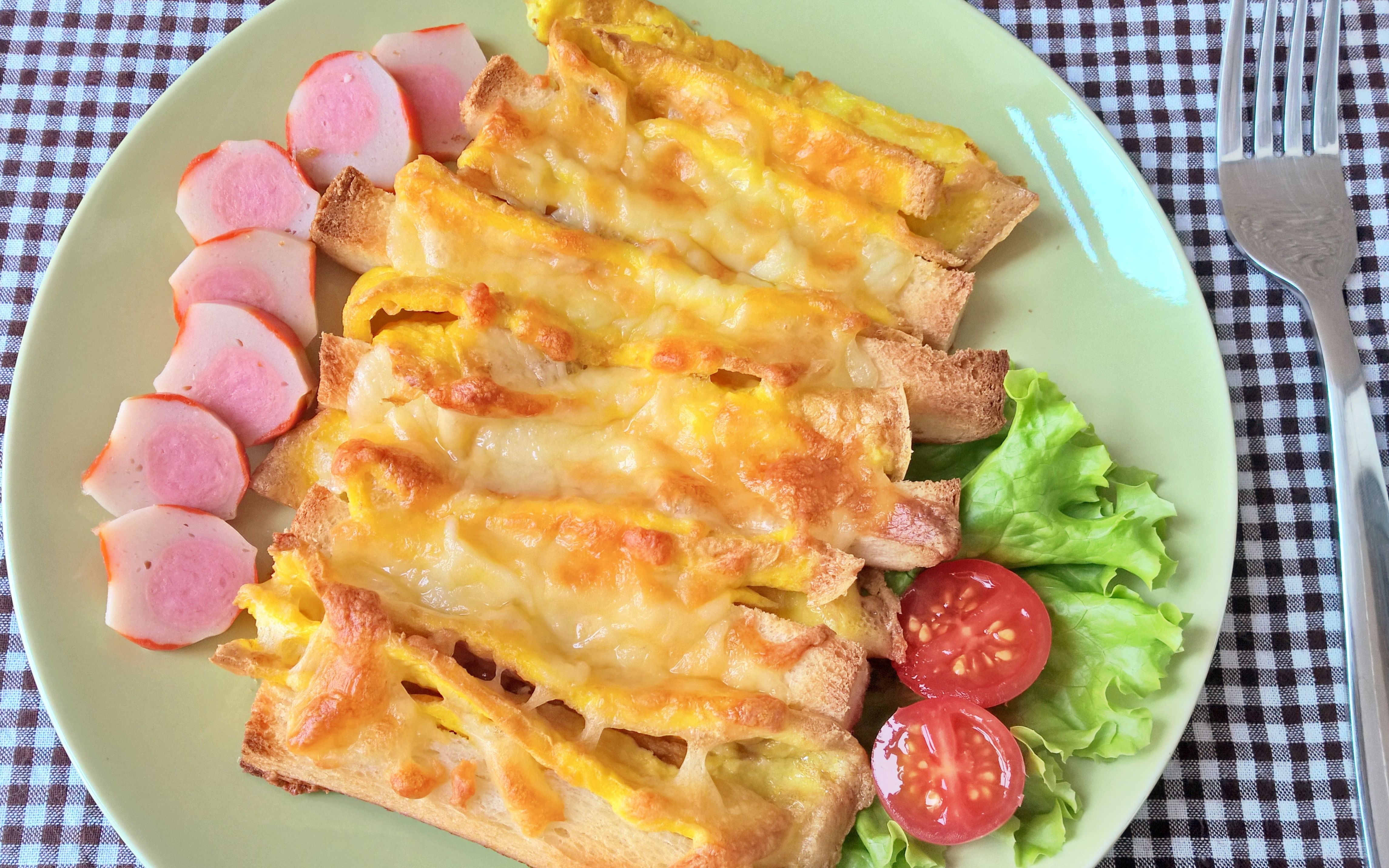 蛋皮吐司披萨roasted toast with cheese eggs