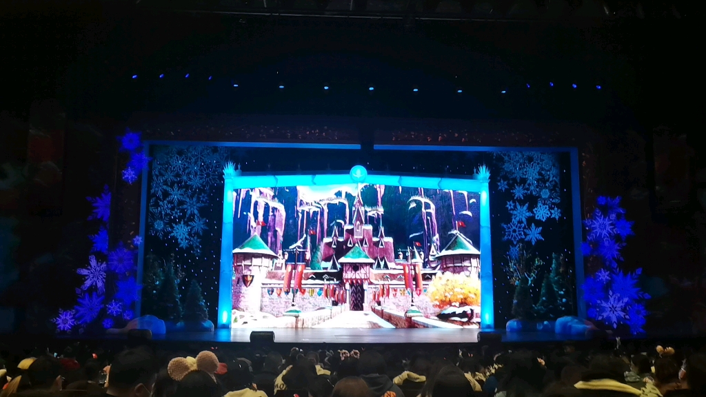 上海迪斯尼冰雪奇缘舞台剧