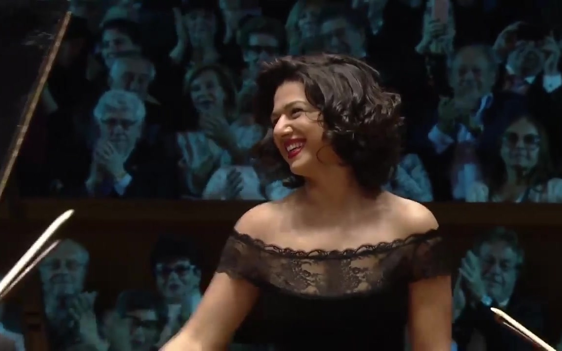 [图]Khatia Buniatishvili & 柴可夫斯基-降b小调第一钢琴协奏曲 第一乐章 Tchaikovsky: Piano Concerto No.1