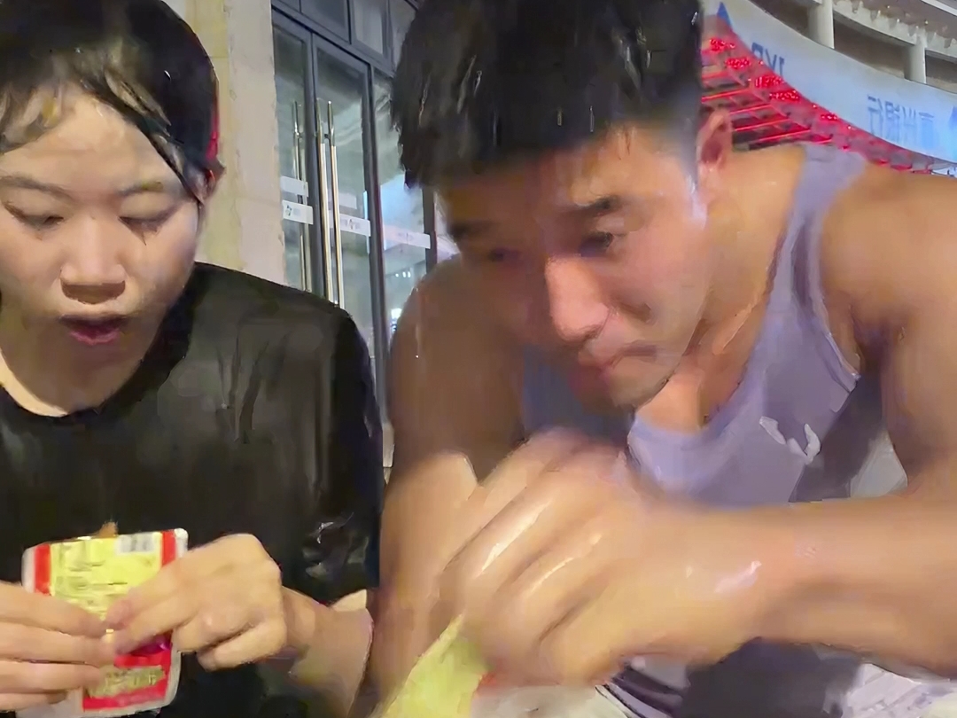缺牙齿决战 不准斯哈