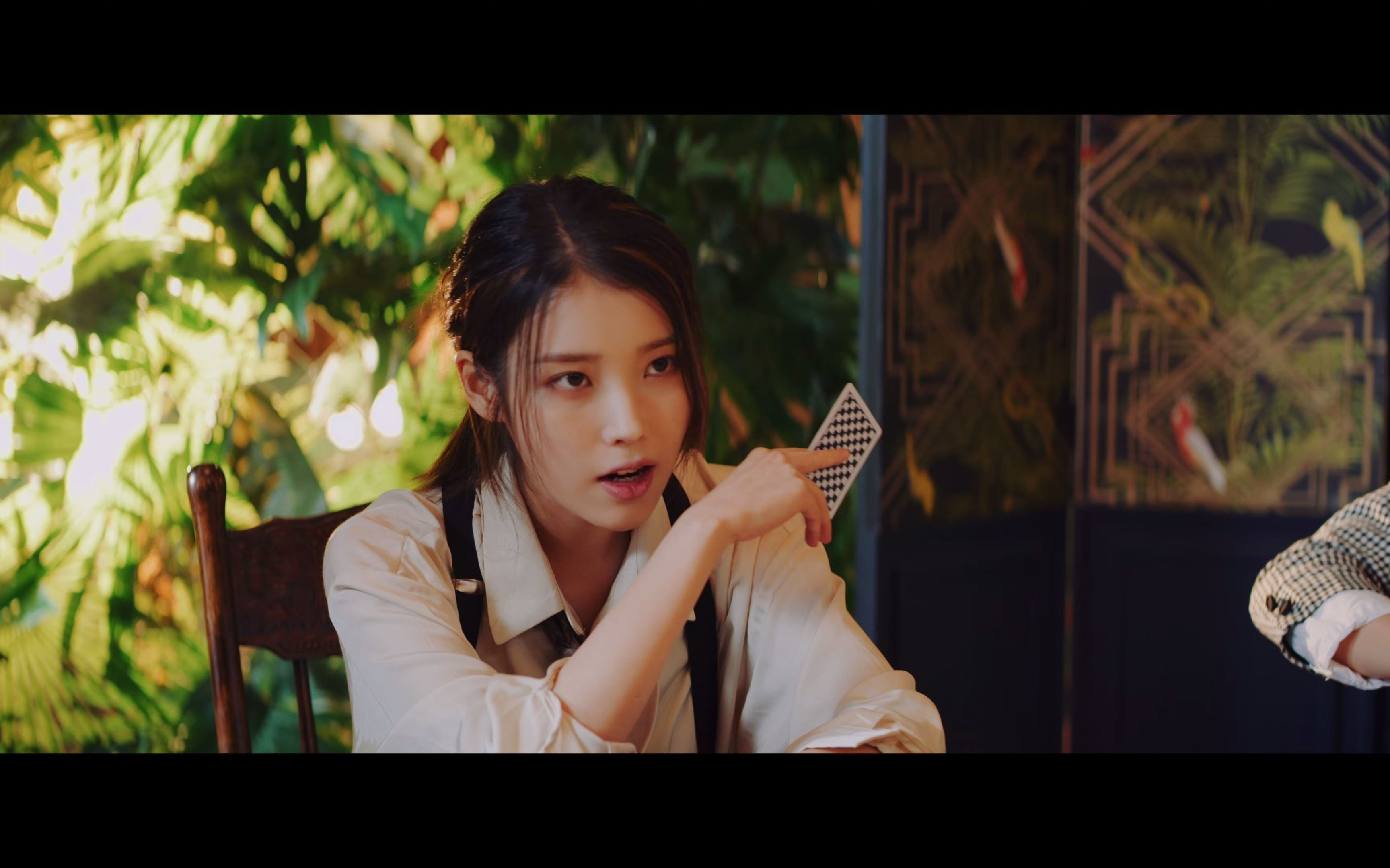 【恩骑中字】iu正规五辑双主打 c硬币oin 中字视频