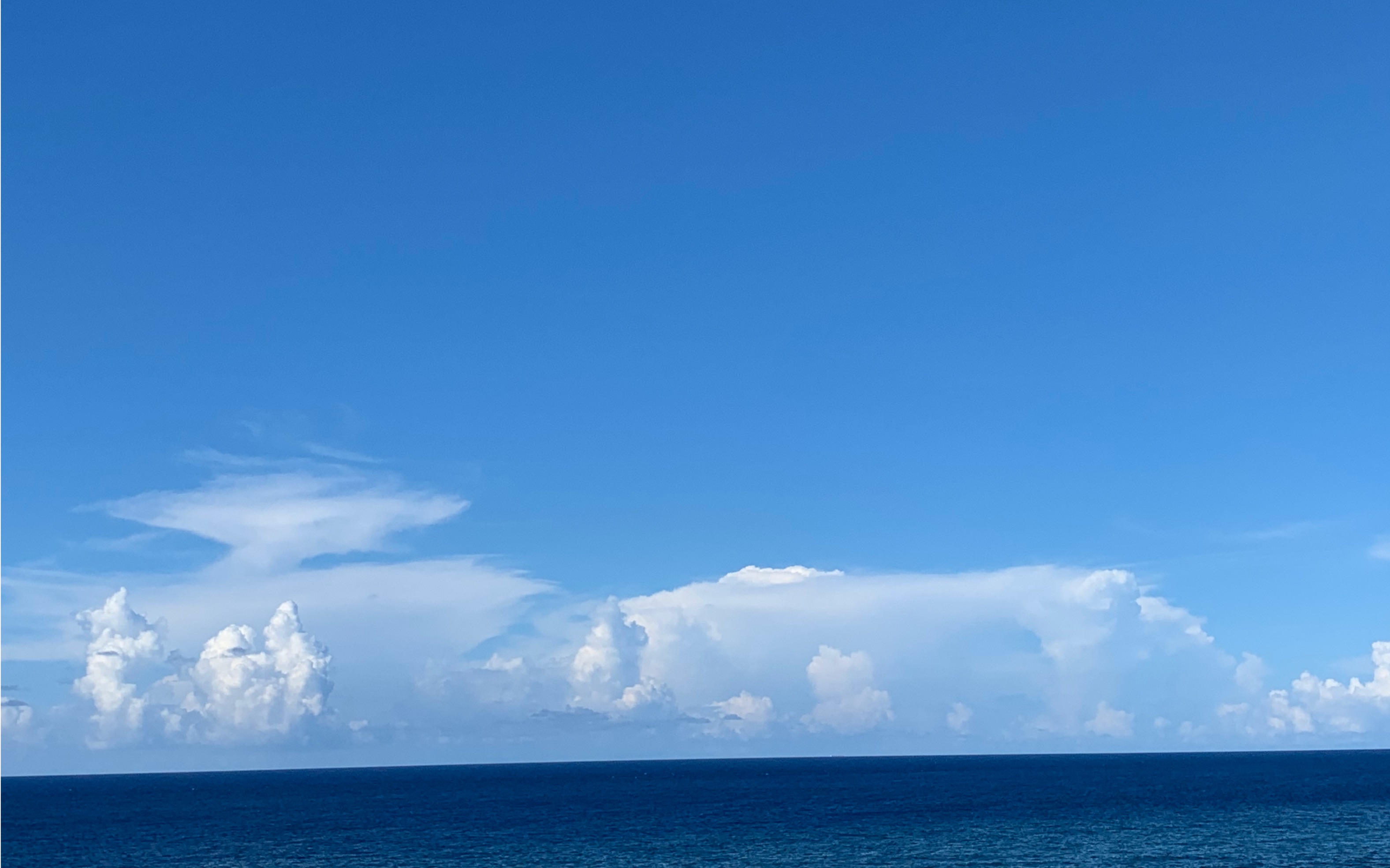 古巴哈瓦那的蓝天